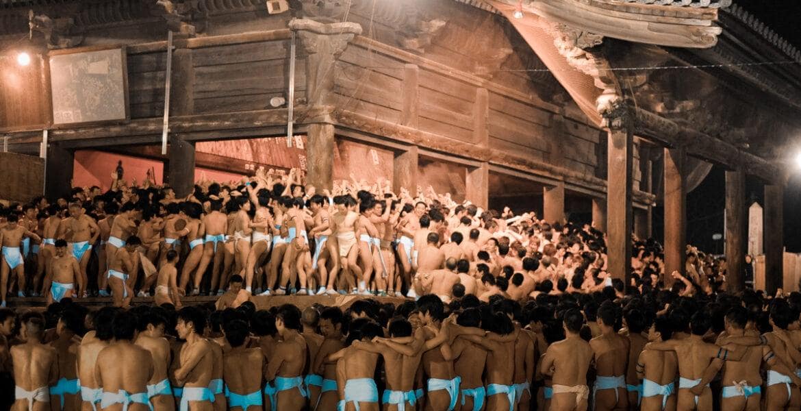 Hadaka_Matsuri_(-Naked_Festival-)_in_ Saidaiji,_Japan